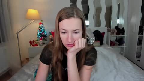 kate_redgar online show from 01/12/25, 11:17