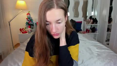kate_redgar online show from 01/25/25, 04:35