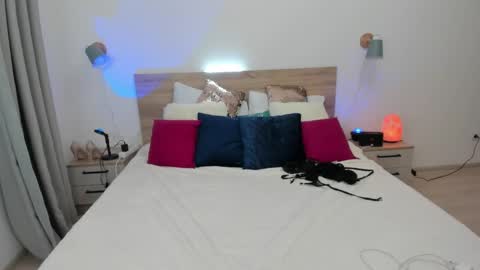 kate_redgar online show from 10/10/25, 08:24