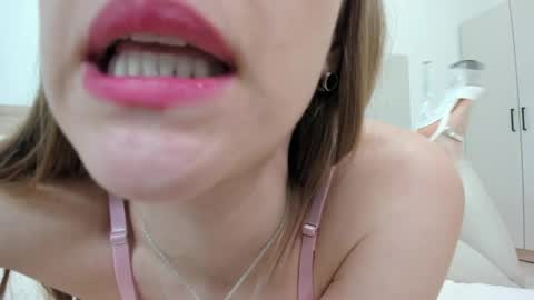 kate_redgar online show from 05/19/26, 08:04