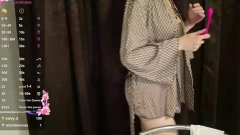 Snapshot of kate_swon chatting on 10/12/25, 11:37 Kate online show from 10/12/25, 11:37