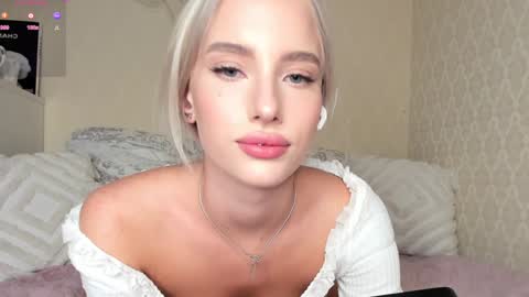 Snapshot of katebremar chatting on 01/21/25, 09:04 online show from 01/21/25, 09:04