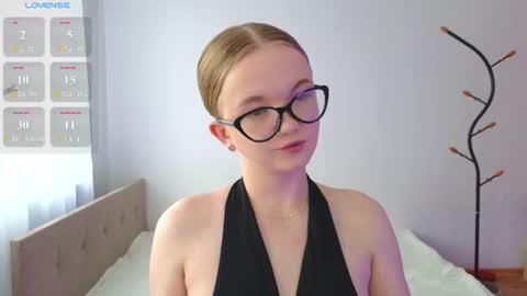 Snapshot of katebunnys chatting on 06/15/26, 04:15 katebunnys online show from 06/15/26, 04:15