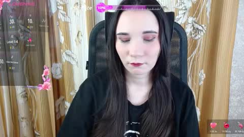 Snapshot of katecrash chatting on 11/12/25, 11:43 YourKate online show from 11/12/25, 11:43