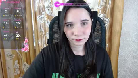 Snapshot of katecrash chatting on 11/19/25, 10:26 YourKate online show from 11/19/25, 10:26