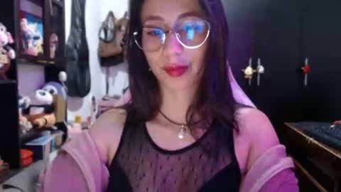 Snapshot of kateeen18 chatting on 12/05/25, 03:04 Kateeen18 online show from 12/05/25, 03:04