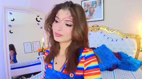 katee Martinez online show from 10/31/25, 08:54