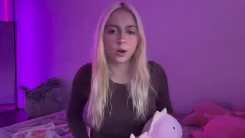 Snapshot of kateharperr chatting on 10/23/25, 01:16 kateharperr online show from 10/23/25, 01:16