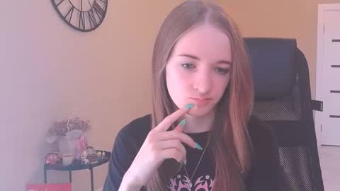 katekayer online show from 09/18/25, 08:38