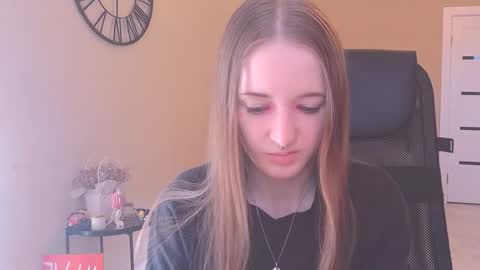 katekayer online show from 10/04/25, 11:19