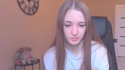 katekayer online show from 10/07/25, 08:33