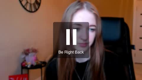 Snapshot of katekayer chatting on 11/18/25, 11:25 katekayer online show from 11/18/25, 11:25