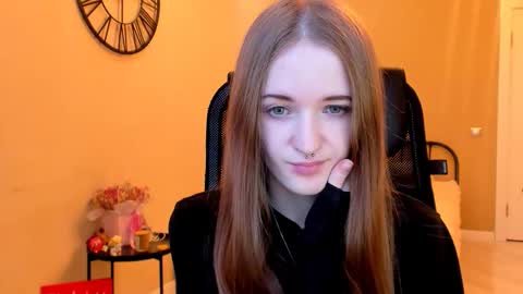 Snapshot of katekayer chatting on 11/19/25, 12:16 katekayer online show from 11/19/25, 12:16
