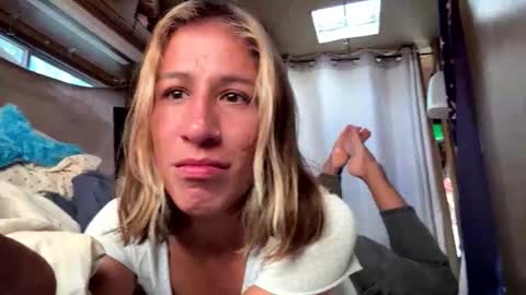 Snapshot of katelinxxx chatting on 10/30/25, 11:49 Katelin online show from 10/30/25, 11:49