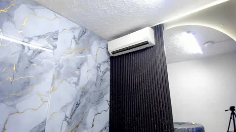 Im Katherine but call me Kate  online show from 01/18/25, 12:15