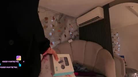 Im Katherine but call me Kate  online show from 11/28/25, 12:19