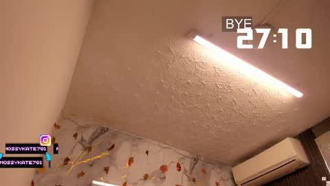 Im Katherine but call me Kate  online show from 12/03/25, 12:14