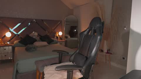  Kate Owens  online show from 02/01/26, 10:47