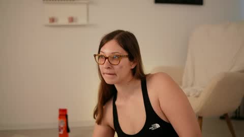 Cristina online show from 04/28/26, 03:33