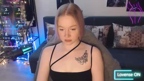 Lisa online show from 10/28/25, 02:04