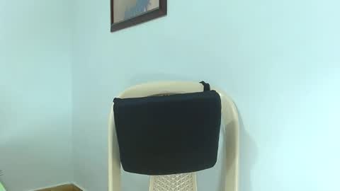 Snapshot of katerineleon chatting on 02/20/25, 09:20 katerineleon online show from 02/20/25, 09:20