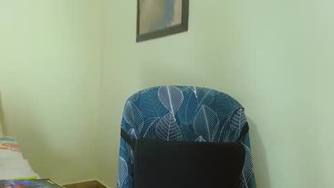 Snapshot of katerineleon chatting on 10/17/25, 09:17 katerineleon online show from 10/17/25, 09:17