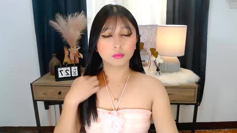 Snapshot of katetemptress69 chatting on 10/27/25, 04:27 KATE online show from 10/27/25, 04:27