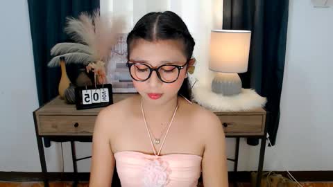 Snapshot of katetemptress69 chatting on 11/05/25, 06:02 KATE online show from 11/05/25, 06:02