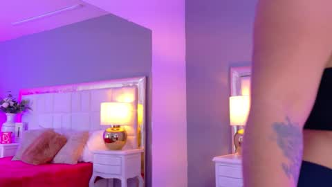 Snapshot of katevenegas chatting on 11/30/25, 06:23 Kate Venegas online show from 11/30/25, 06:23