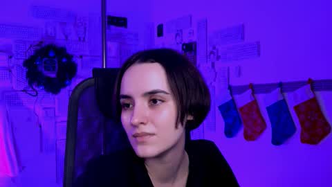 katewillows online show from 12/16/25, 08:19