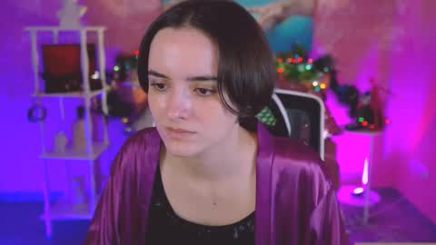 katewillows online show from 12/17/25, 03:56