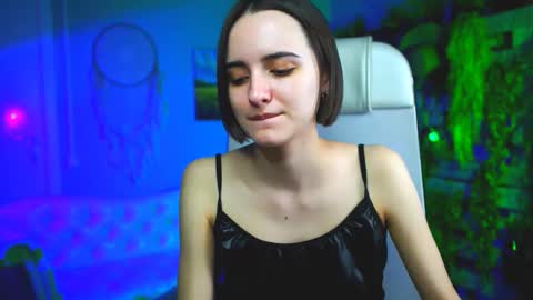 katewillows online show from 03/23/26, 08:40