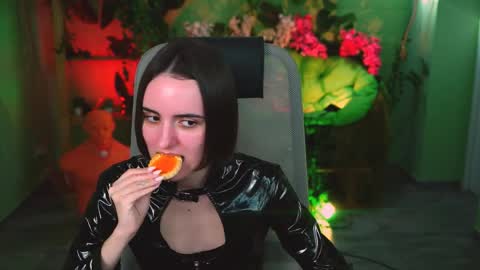 katewillows online show from 04/07/26, 05:08