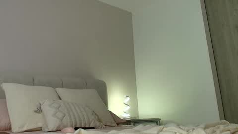 Snapshot of kathalove_1 chatting on 03/18/26, 04:26 Klove online show from 03/18/26, 04:26