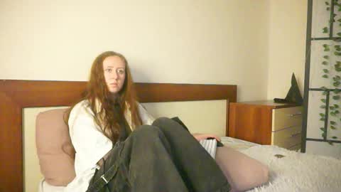 Snapshot of katharinedaggett chatting on 10/22/25, 07:52 Lisa online show from 10/22/25, 07:52