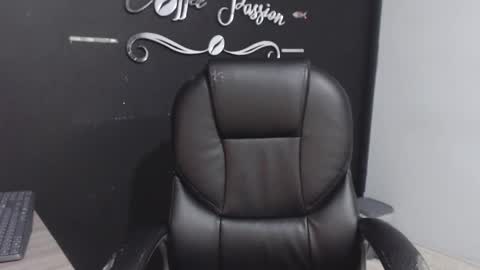 Snapshot of kathe0v chatting on 09/26/25, 10:36 Call me Lau online show from 09/26/25, 10:36