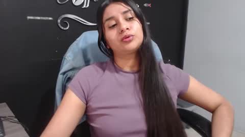 Snapshot of kathe0v chatting on 10/26/25, 04:35 Call me Lau online show from 10/26/25, 04:35