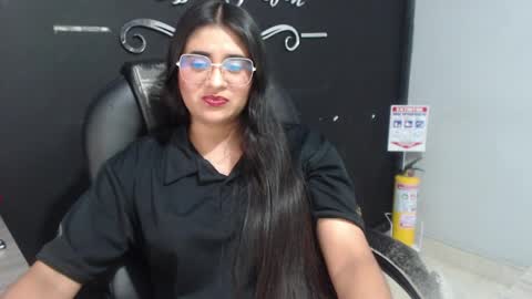 Snapshot of kathe0v chatting on 05/07/26, 10:26 Call me Lau online show from 05/07/26, 10:26