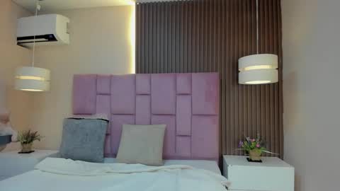   online show from 12/03/25, 11:30