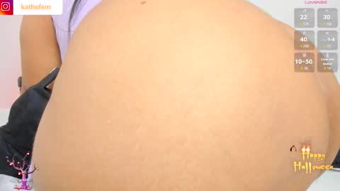 Snapshot of kathefoxx chatting on 10/21/25, 01:50 Emma online show from 10/21/25, 01:50