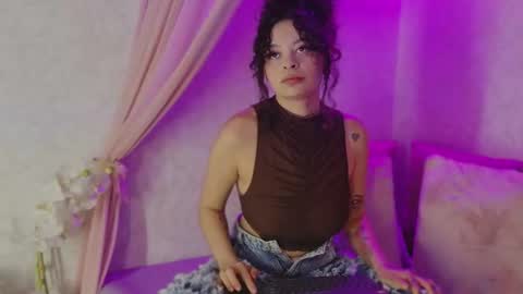 Snapshot of kathegomez_ chatting on 06/15/26, 02:03 KatheGomez online show from 06/15/26, 02:03
