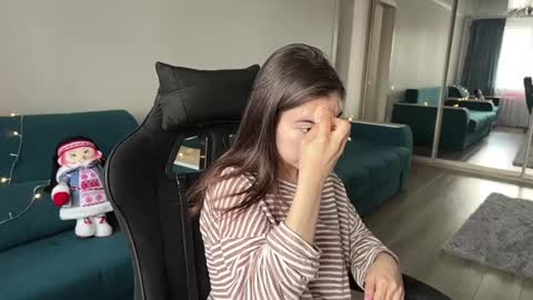 Snapshot of katheleenschraub chatting on 06/03/26, 08:06 Elle online show from 06/03/26, 08:06