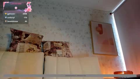 Snapshot of katheriine_saenz22 chatting on 02/19/25, 07:59 Kathee Saenz online show from 02/19/25, 07:59