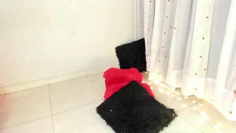 Snapshot of katherina_diaz chatting on 12/11/24, 05:43 Katherina online show from 12/11/24, 05:43