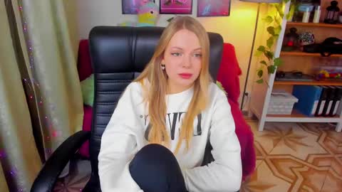 Snapshot of katherineepierce chatting on 03/11/25, 07:36 Katherine online show from 03/11/25, 07:36