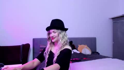 Katherine online show from 10/10/25, 03:44