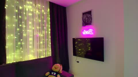 Snapshot of katherinepinke chatting on 12/25/24, 03:08 katherinepinke online show from 12/25/24, 03:08