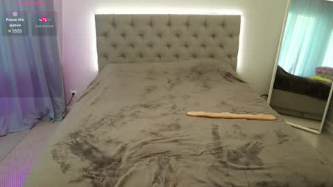 Snapshot of katherinepinke chatting on 11/07/25, 12:16 katherinepinke online show from 11/07/25, 12:16