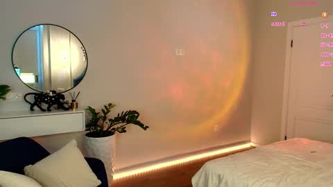 Snapshot of katherinepinke chatting on 11/28/25, 10:40 katherinepinke online show from 11/28/25, 10:40