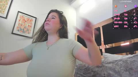 Snapshot of katherinn_gomezz chatting on 10/20/25, 11:43 Katherin  online show from 10/20/25, 11:43